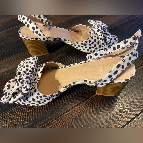 LOFT Cream and Black Strappy Sandals Size 6.5 - Picture 10 of 10